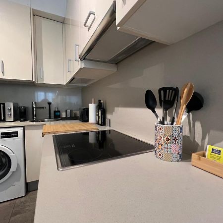Cozy Apartment Well-Located In Terrassa, Barcelona Bagian luar foto